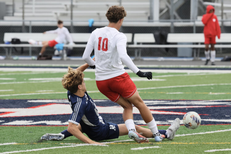 Warren boys fall to Girard on Saturday